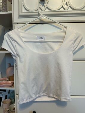 Women's White Scoop Neck Short Sleeve Tee